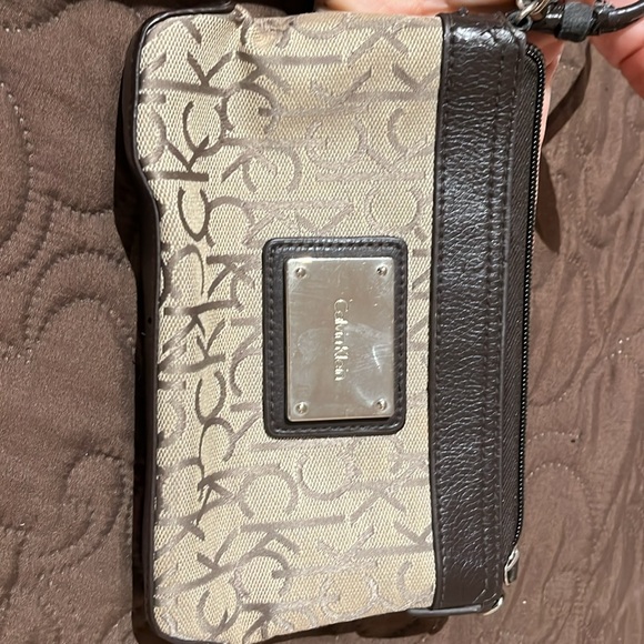 Calvin Klein women’s CK signature wristlet Clutch Wallet Brown with zipper - Picture 7 of 7